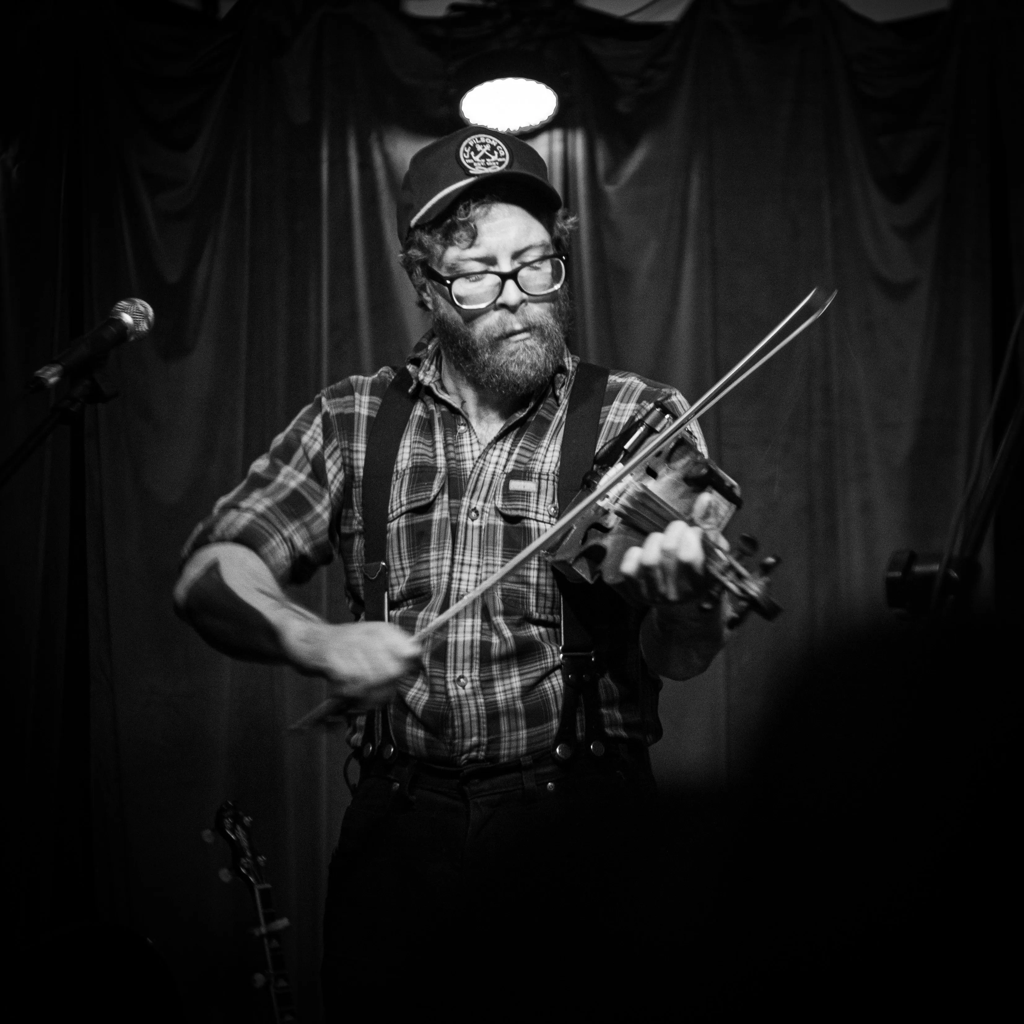 Matt Heckler playing fiddle.